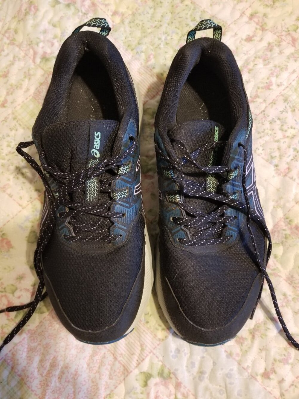 Womens Asics Size 10